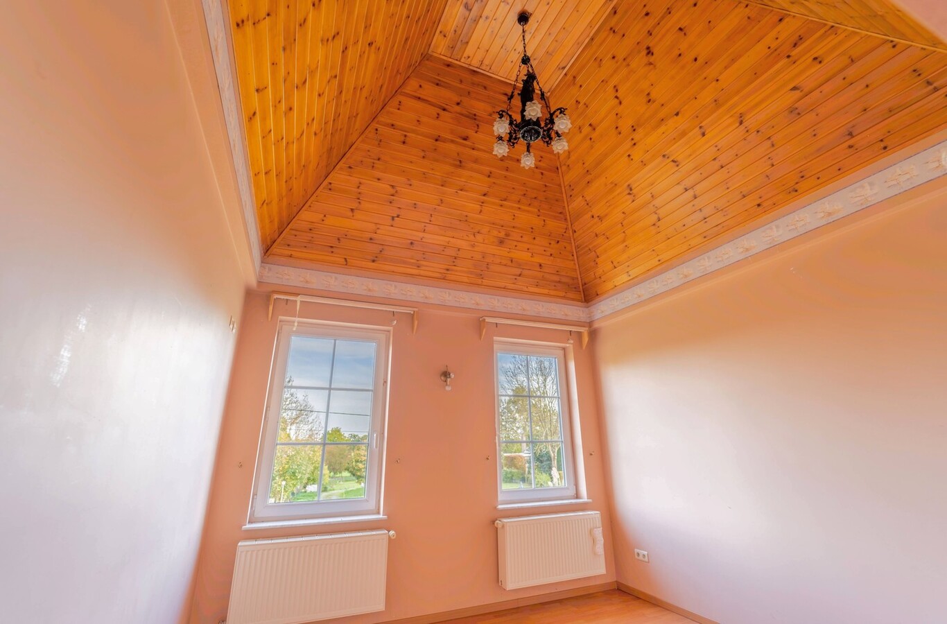 Royale villa met zwembad en extra woonruimte op 3070 m² 