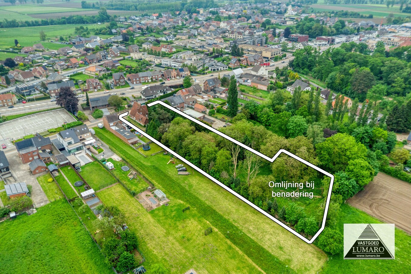 Charmante, op te knappen woning op perceel van 4.600 m² 