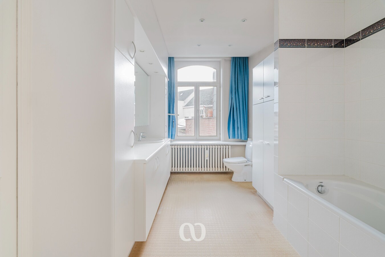 Tijdloze herenwoning met authentieke charme en indrukwekkende ruimte 