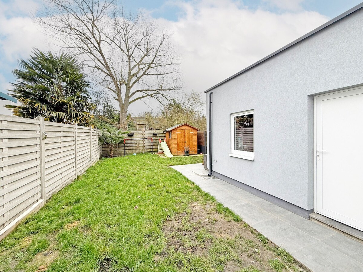 Grotendeels gerenoveerde woning met tuin te Aalst 