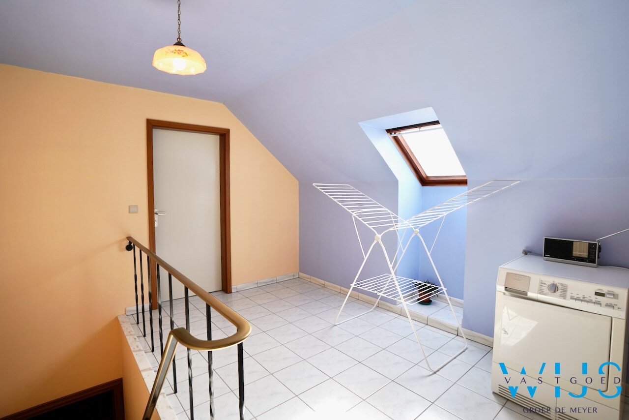 Ongelooflijk goed onderhouden bungalow te Bassevelde ! 