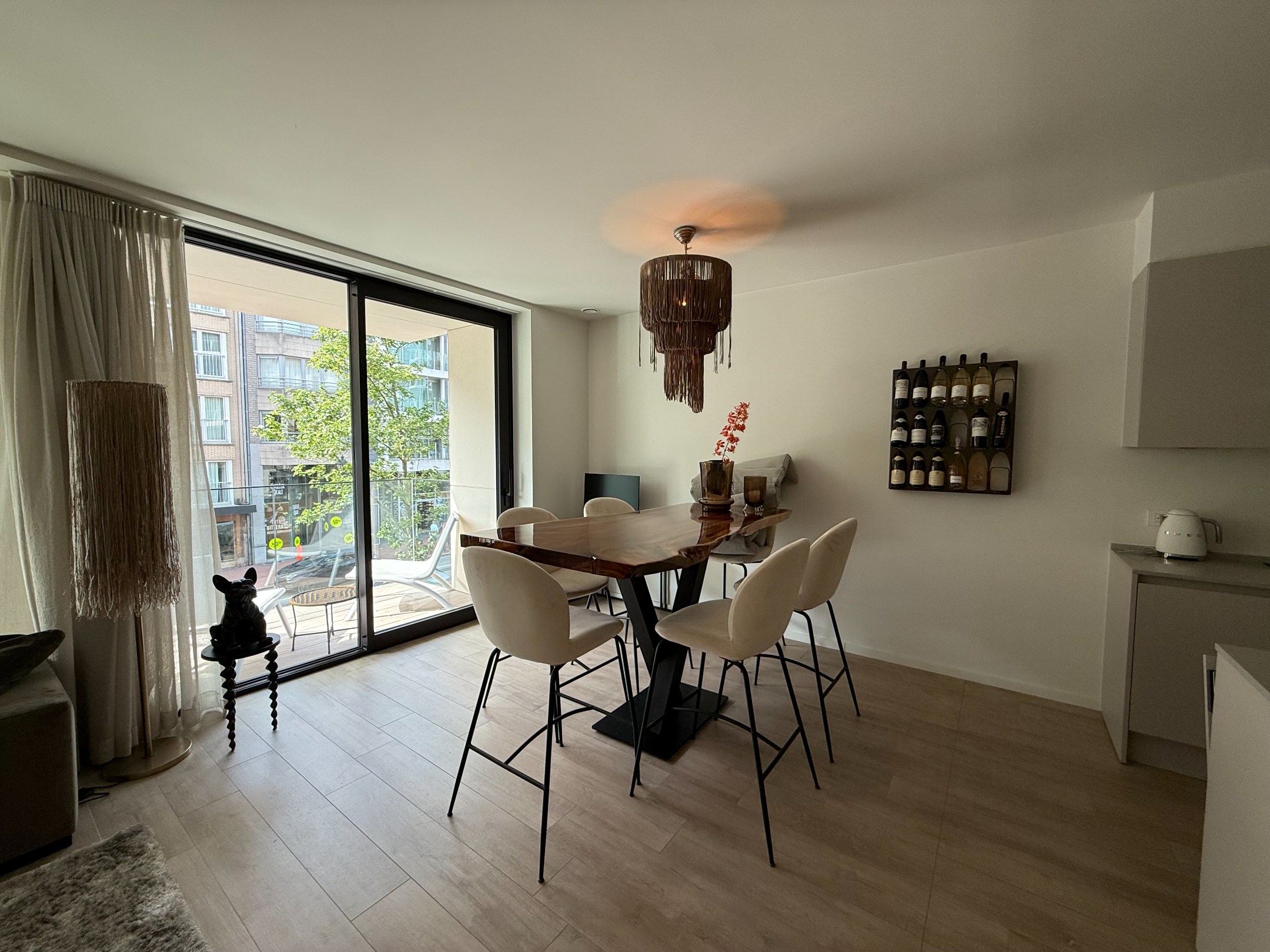 Ongemeubeld - Magnifiek woonappartement aan de zonnekant van de Lippenslaan, op wandelafstand van het strand. 