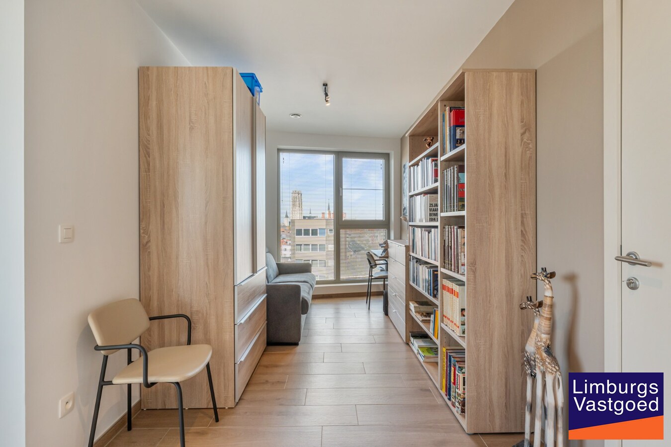 Modern appartement met terras, autostaanplaats + kelderberging 
