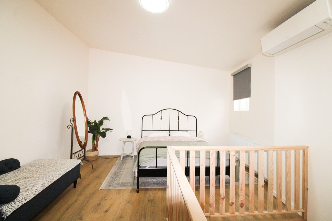 Veelzijdig handelshuis met woonst en luxueuze B&amp;B op toplocatie aan de Markt van Temse! 