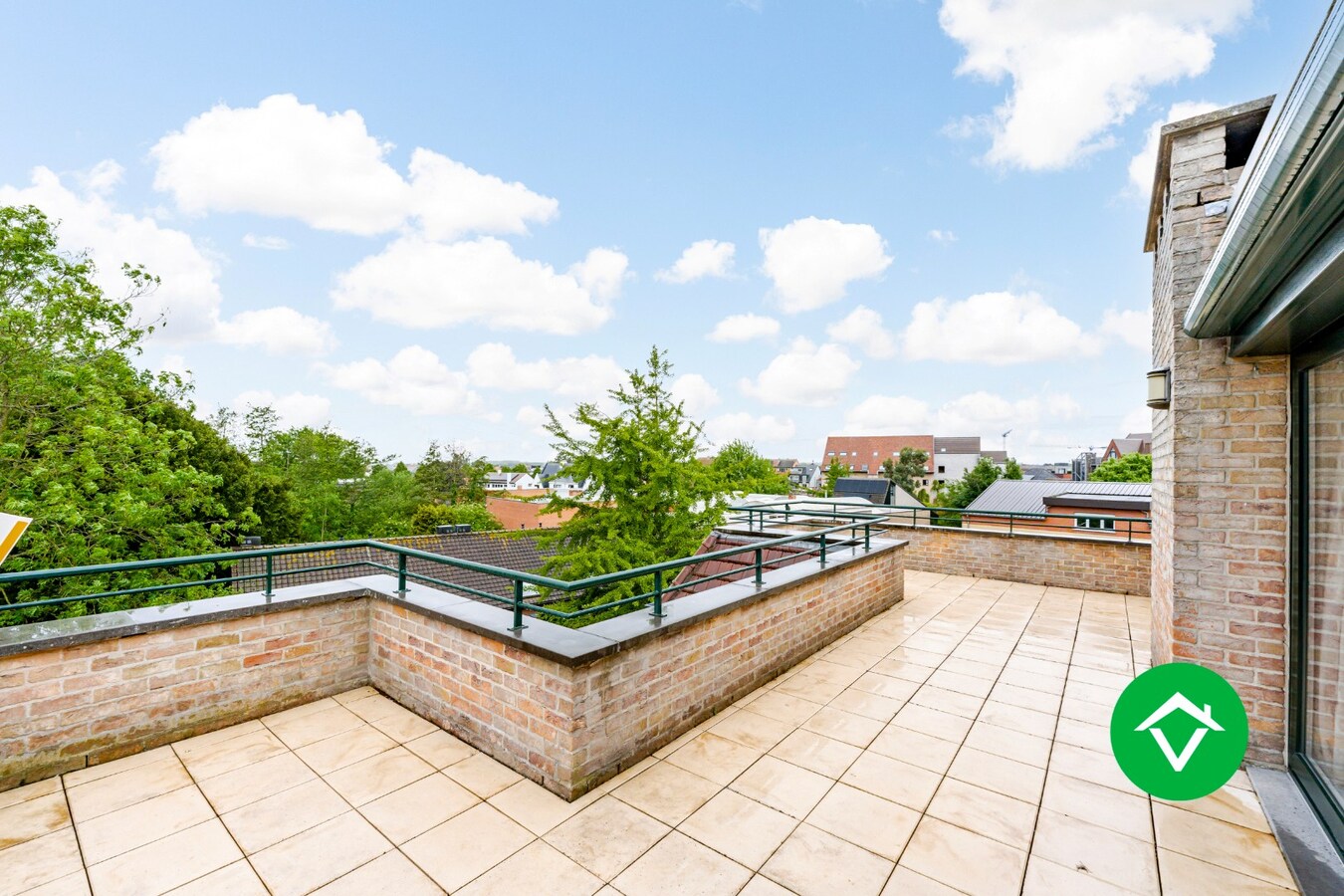 Prachtig gelegen penthouse met 3 slaapkamers en garage in centrum Torhout 