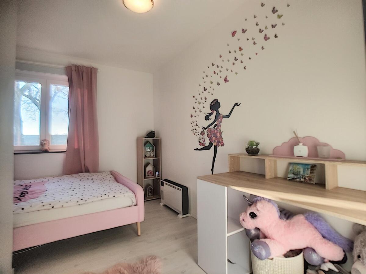 Gezinswoning met drie slaapkamers, terras en uitweg achteraan - Zwankendamme 