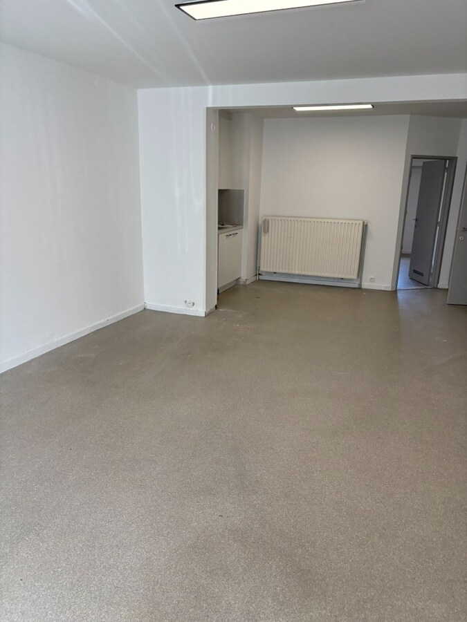 Kantoorruimte met 2 aparte kantoren 