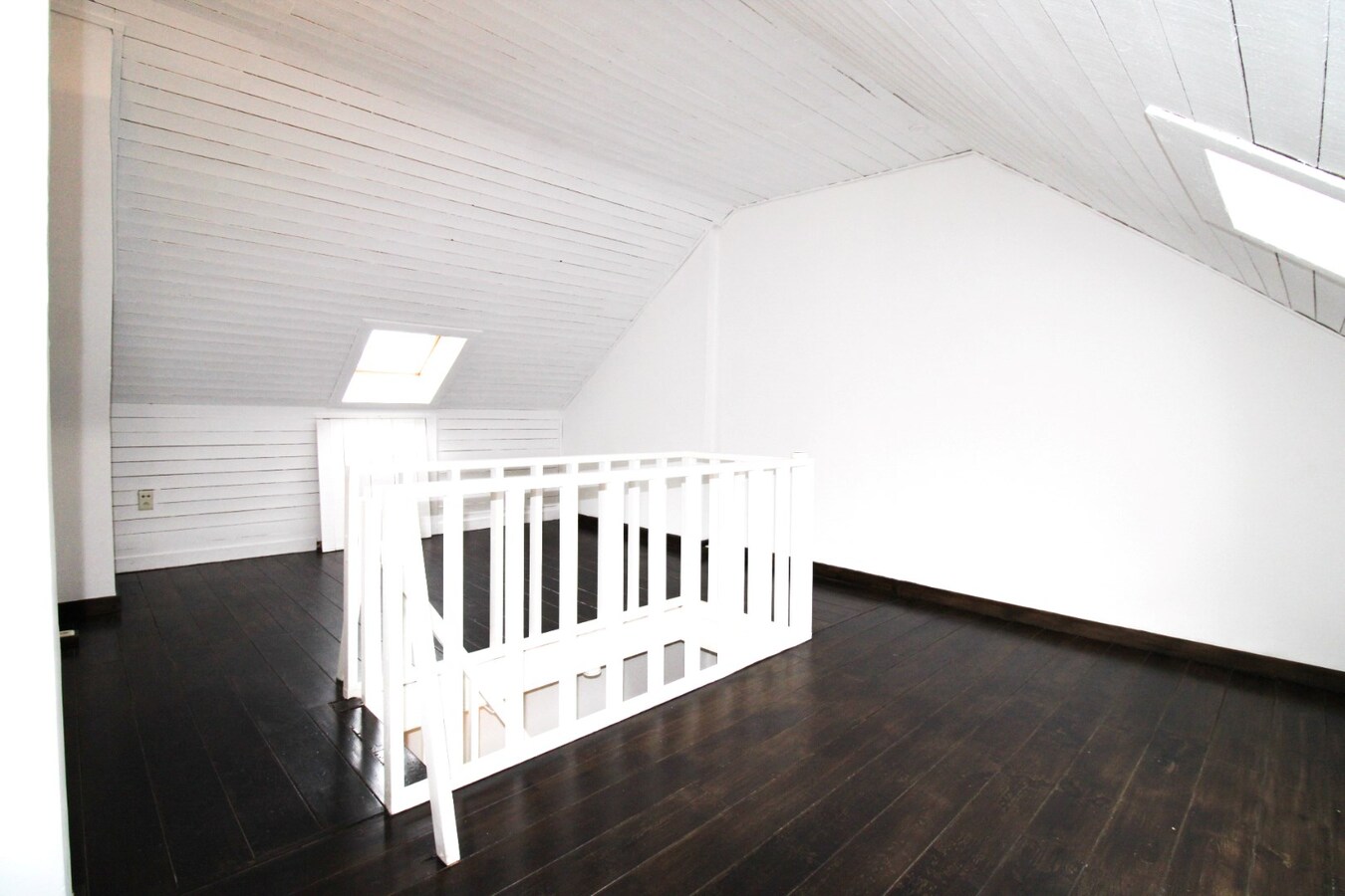 Charmante instapklare woning met 3 ruime slaapkamers en terras in het hartje Sint-Niklaas 