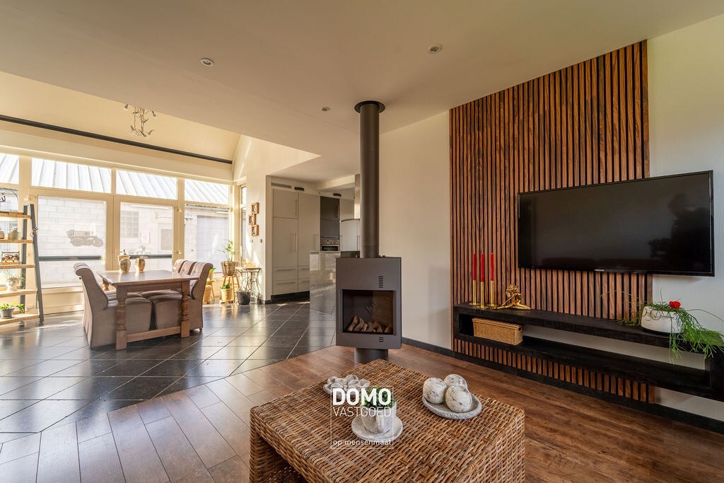 RUIME WONING VAN BOUWJAAR 2008 MET EPC LABEL B, 3 SLAAPKAMERS EN EEN HANGAR TE DIEPENBEEK 