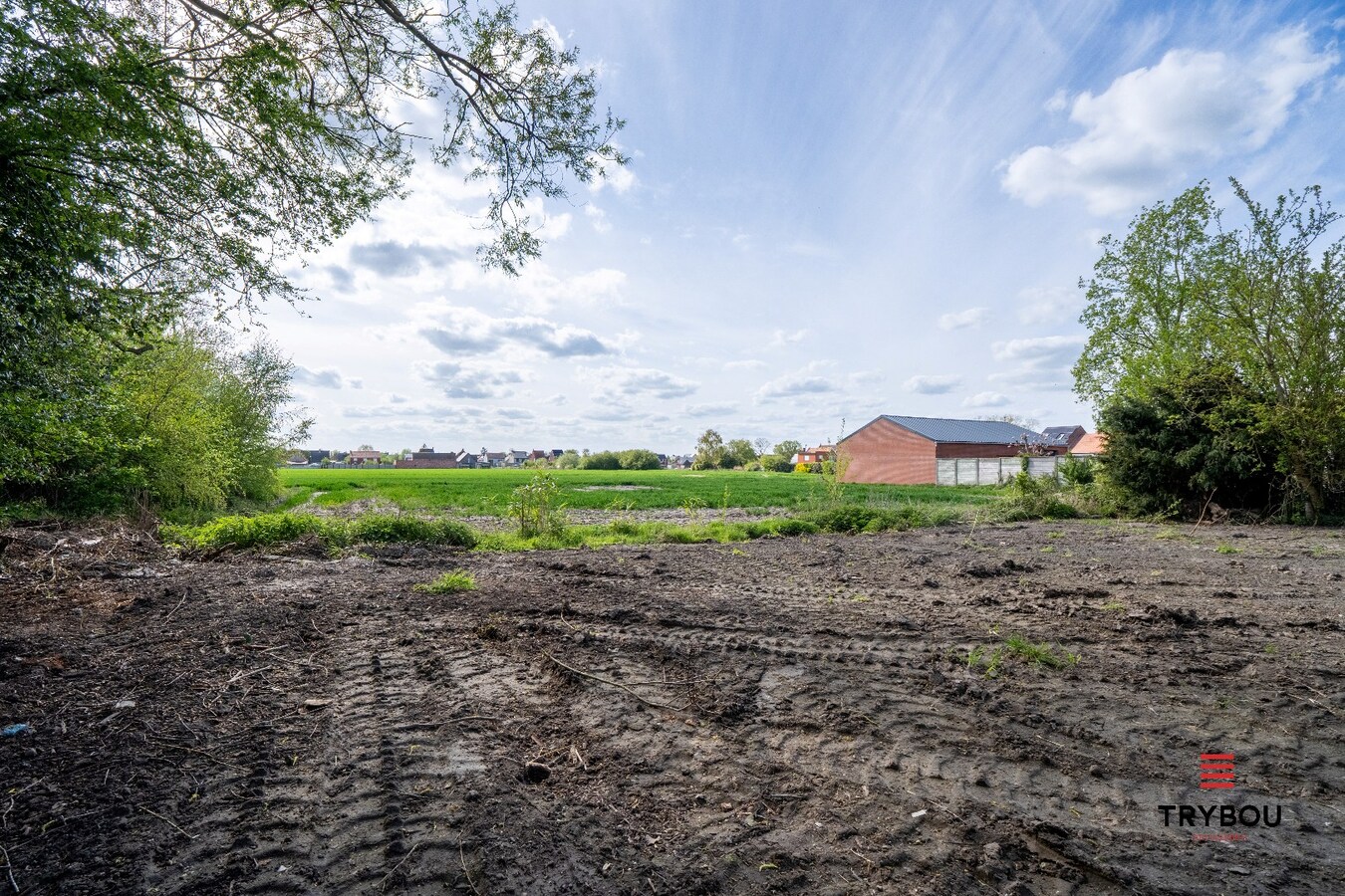 Te renoveren alleenstaande woning op een ruim perceel van 896m² in Houthulst 
