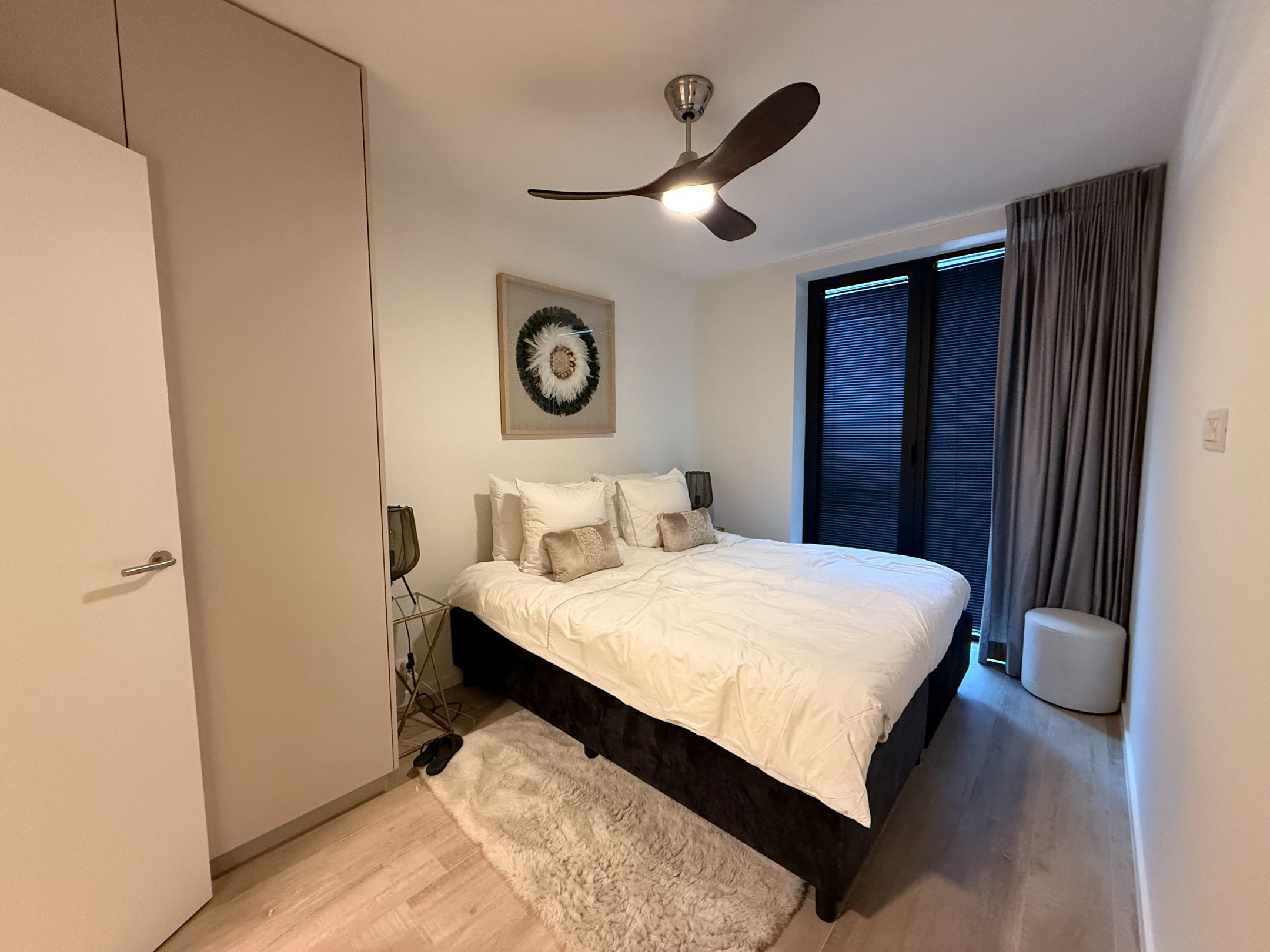 Ongemeubeld - Magnifiek woonappartement aan de zonnekant van de Lippenslaan, op wandelafstand van het strand. 