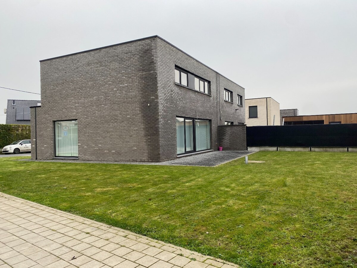 Ruime woning met 3 slaapkamers te Houthulst 