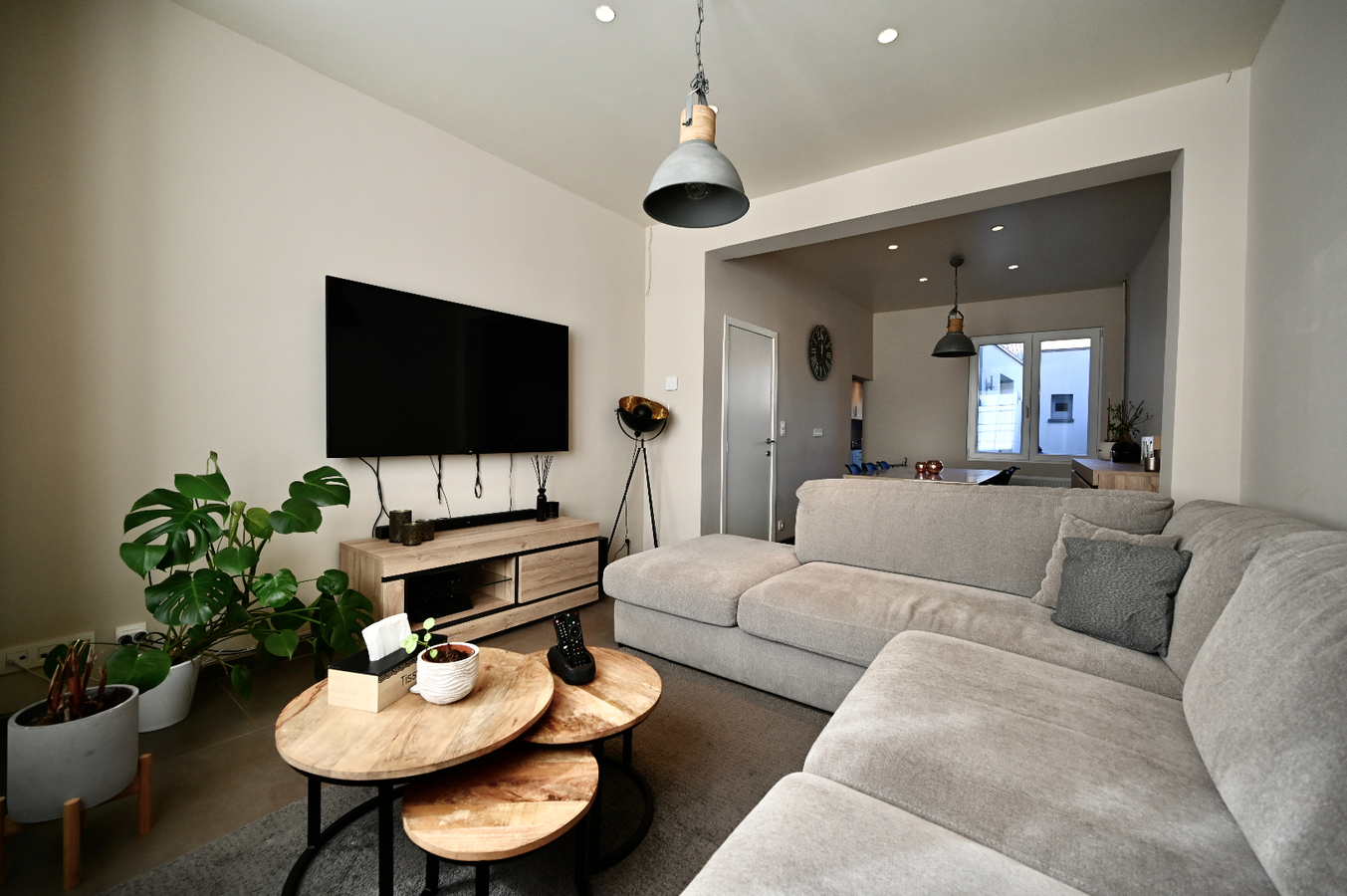 INSTAPKLARE KNAP GERENOVEERDE STADSWONING MET TERRAS 