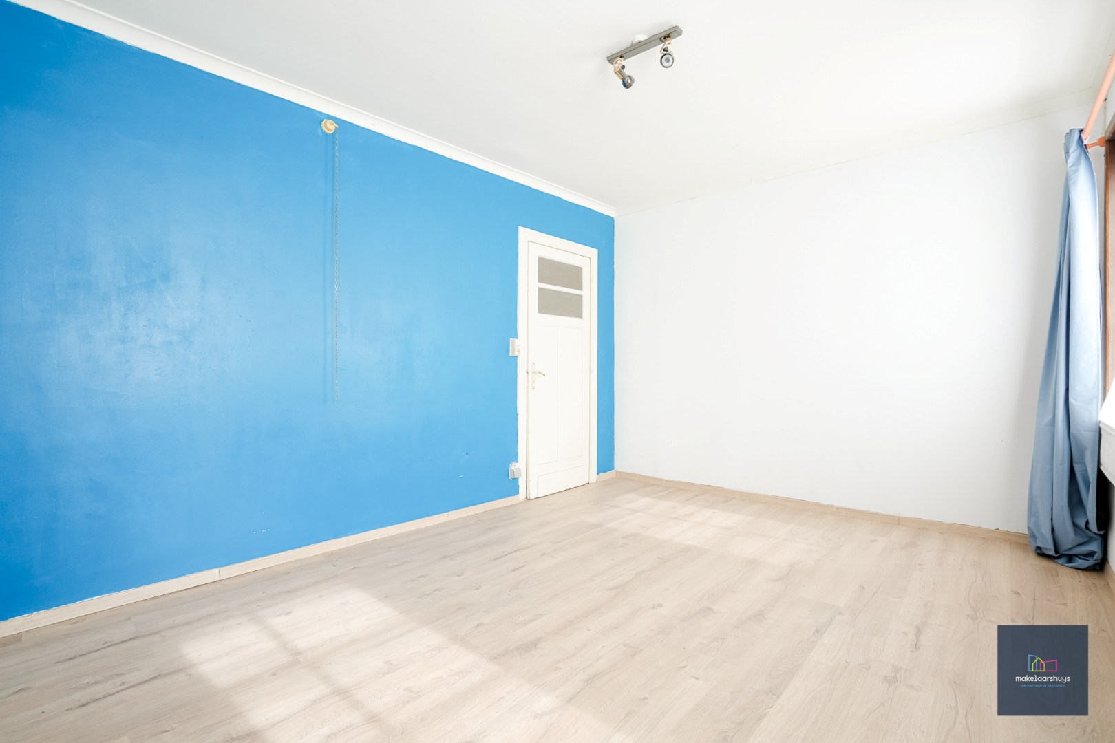 Ruime  halfopen bebouwing  met  zonnige tuin, terras en garage in Waarschoot 