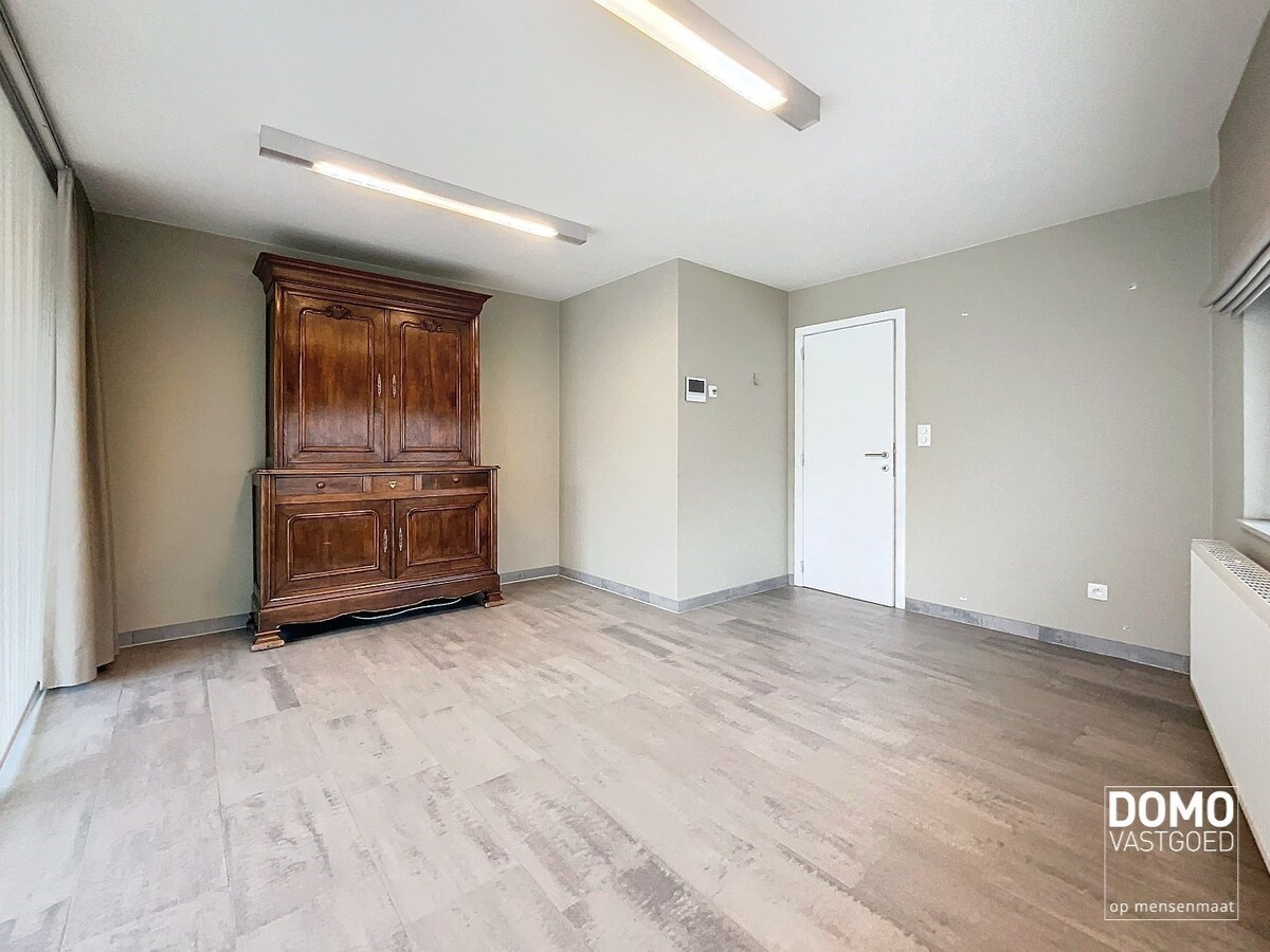 KANTOOR/PRAKTIJKRUIMTE TE HUUR IN CENTRUM KERMT MET ONDERGRONDSE AUTOSTANDPLAATS 