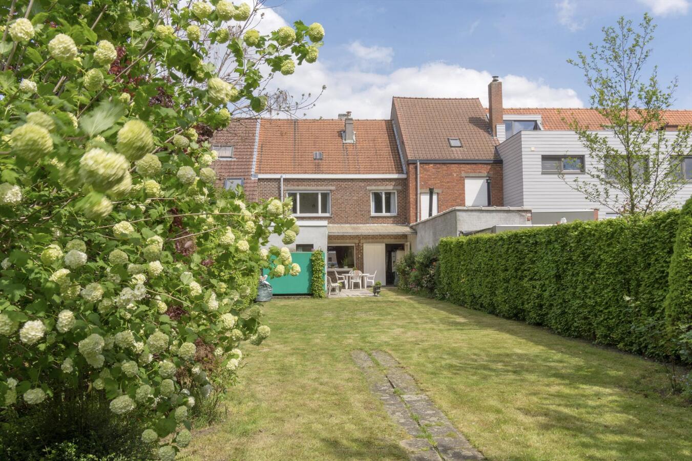 Kwalitatieve woning met ruime tuin &amp; garage te Gentbrugge 