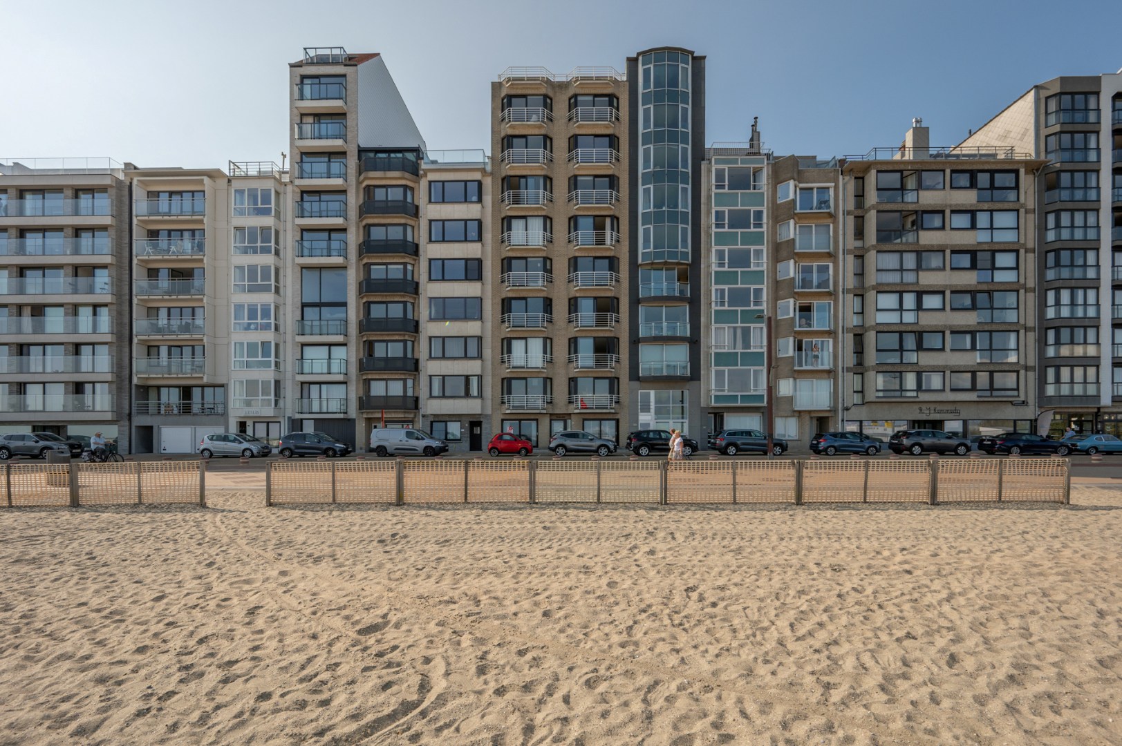 Ruim appartement met FRONTAAL ZEEZICHT 