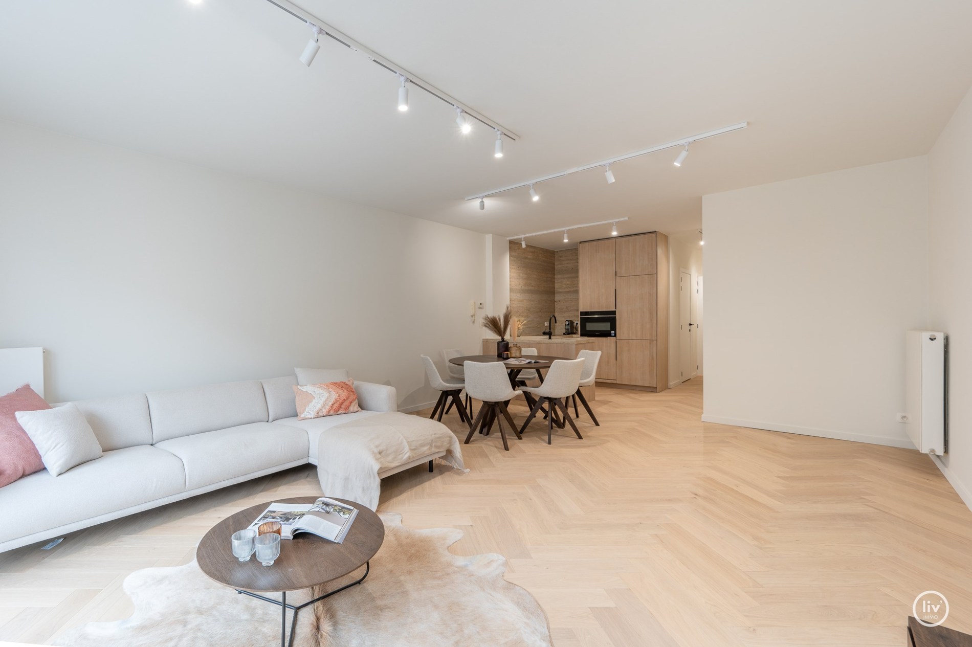 Schitterend gerenoveerd appartement, rustig gelegen, nabij de Lippenslaan en vlakbij de zee te Knokke. 