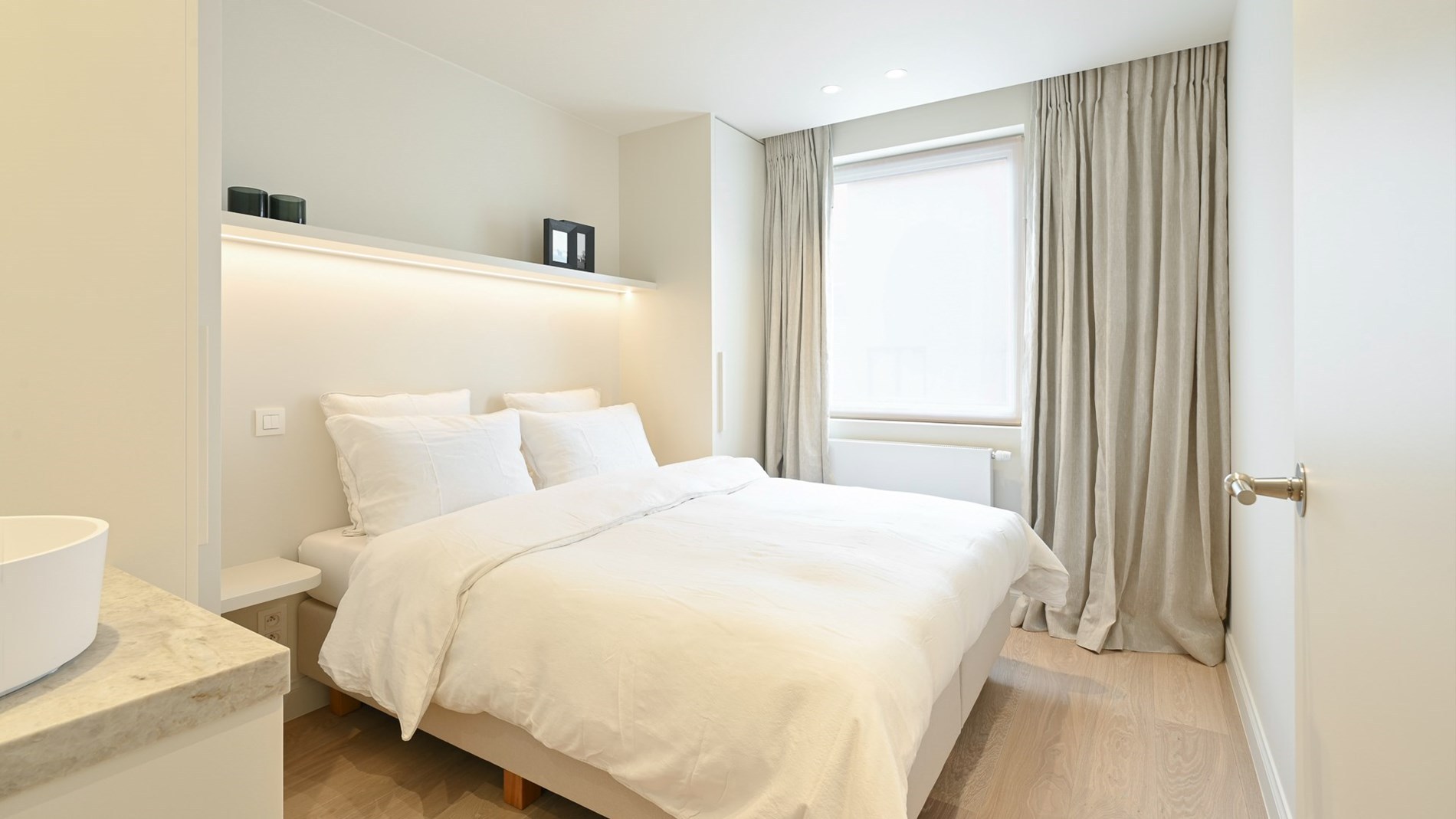 Magnifique appartement d'angle avec 3 chambres à coucher situé idéalement au milieu de l'avenue Lippens à Knokke. 