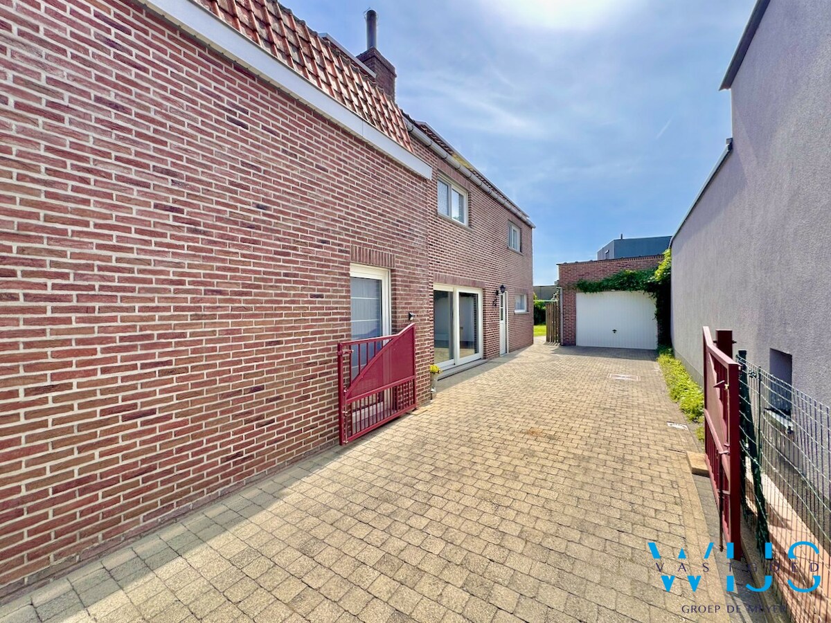 Instapklare gezinswoning op landelijke ligging in Boekhoute ! 