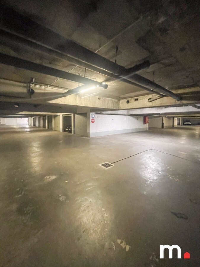 TOPPER !  Fantastisch gelegen appartement op het Overbekeplein in hartje Kortrijk ! 