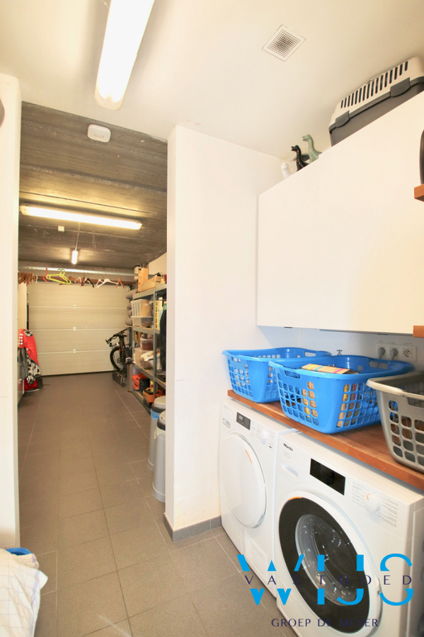 INSTAPKLAAR woonhuis met ZUIDgerichte tuin te Boekhoute ! 