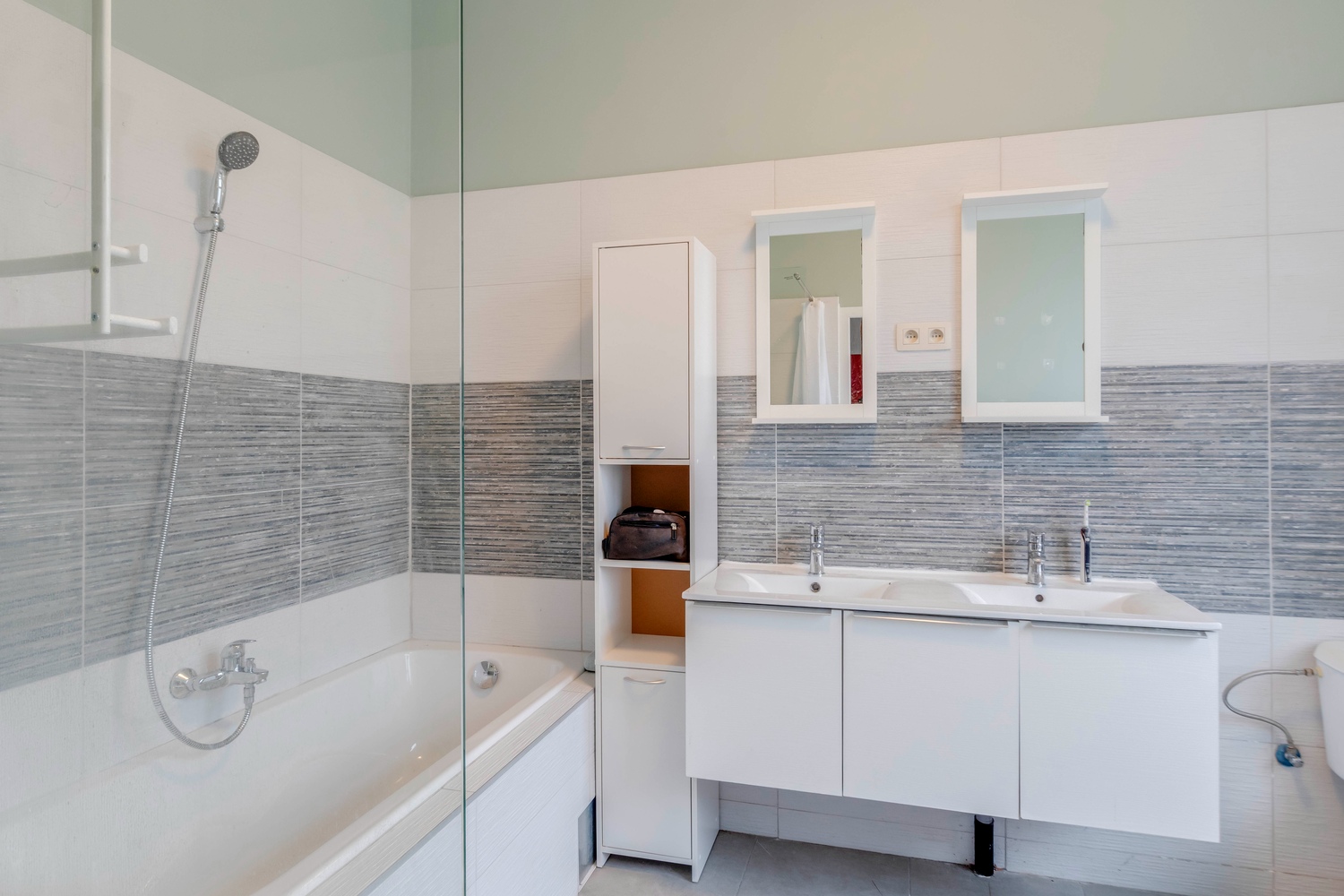 instapklare rijwoning met uitstekende ligging en tuin 