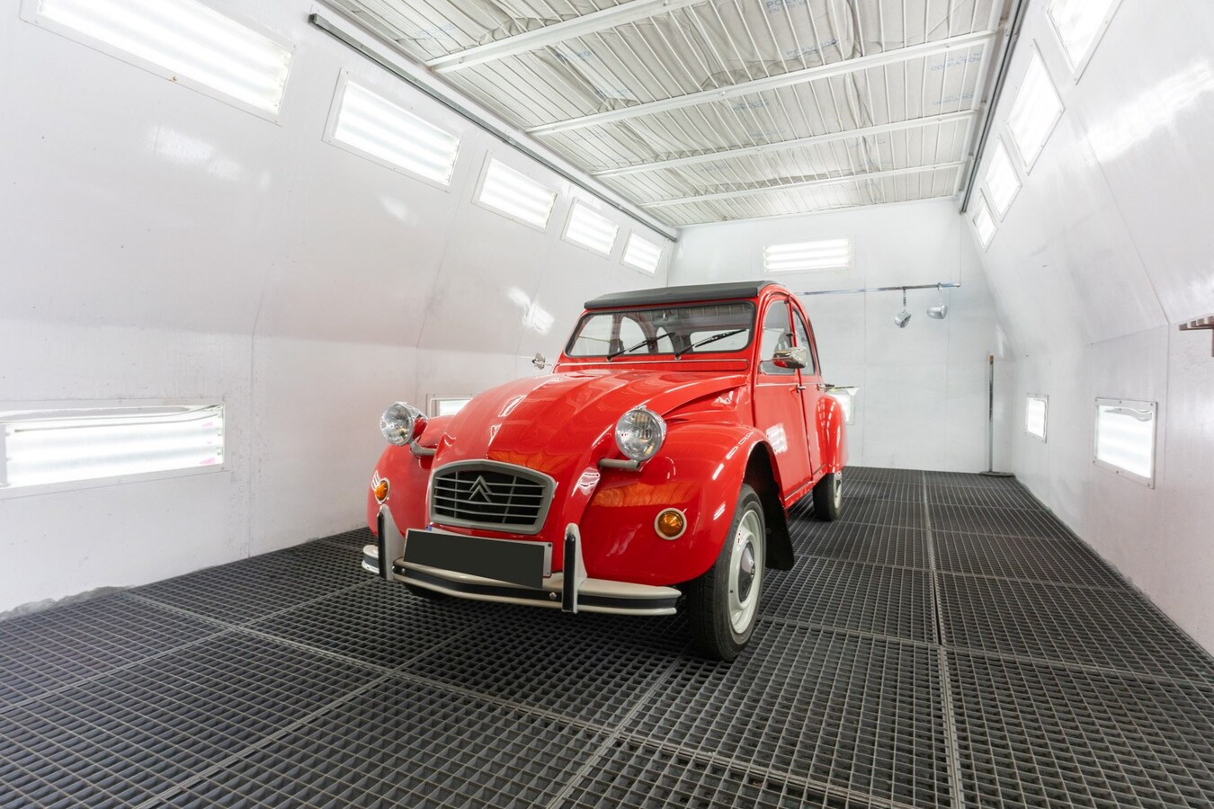 Entrepôt/Atelier de 400m², grand parking, logement indépendant, TOP SECTEUR ! 