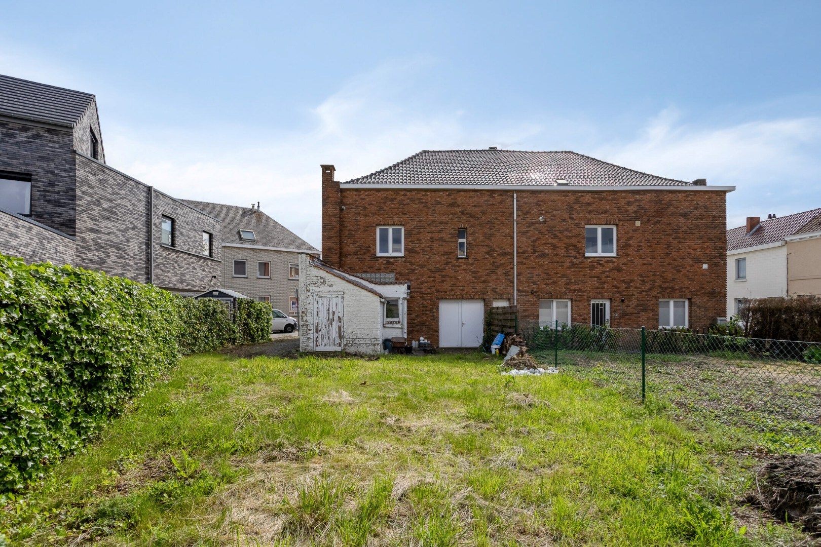 TE RENOVEREN WONING met 2/3/4 slaapkamers en tuin – 1640 SINT-GENESIUS-RODE 