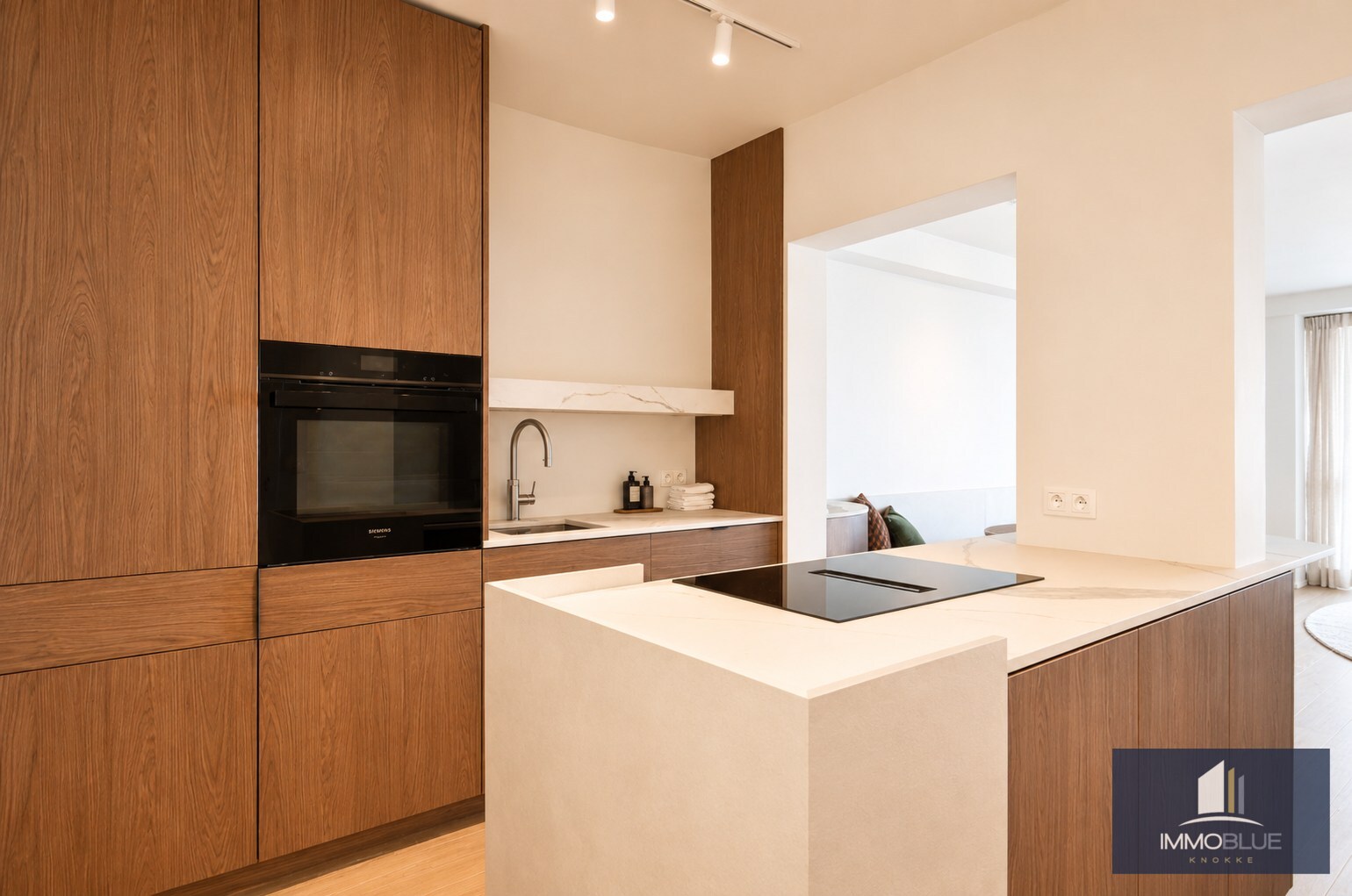 Subliem gerenoveerd appartement met frontaal zeezicht en een tijdloze, uiterst verfijnde afwerking. 