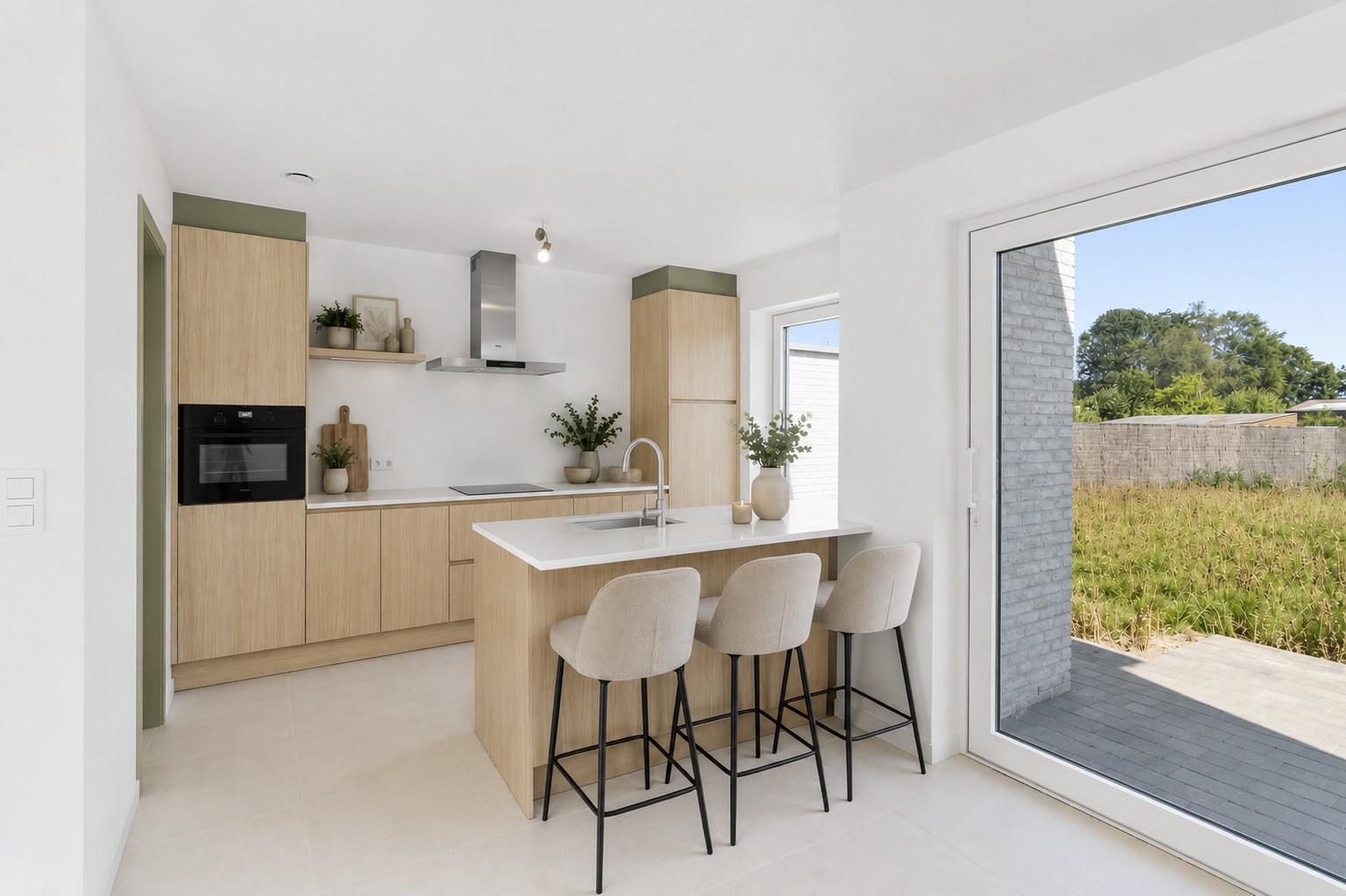Gezinswoning met drie slaapkamers op goeie locatie 
