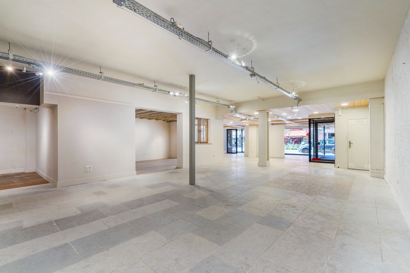 uitzonderlijk groot winkelpand in centrum Brugge 