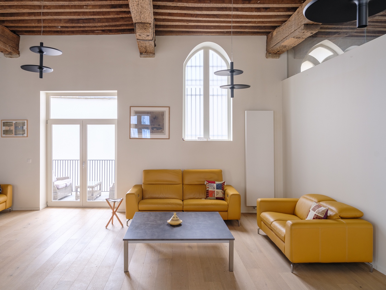 2 slaapkamer appartement met zicht op Korenmarkt en de Sint-Niklaaskerk 