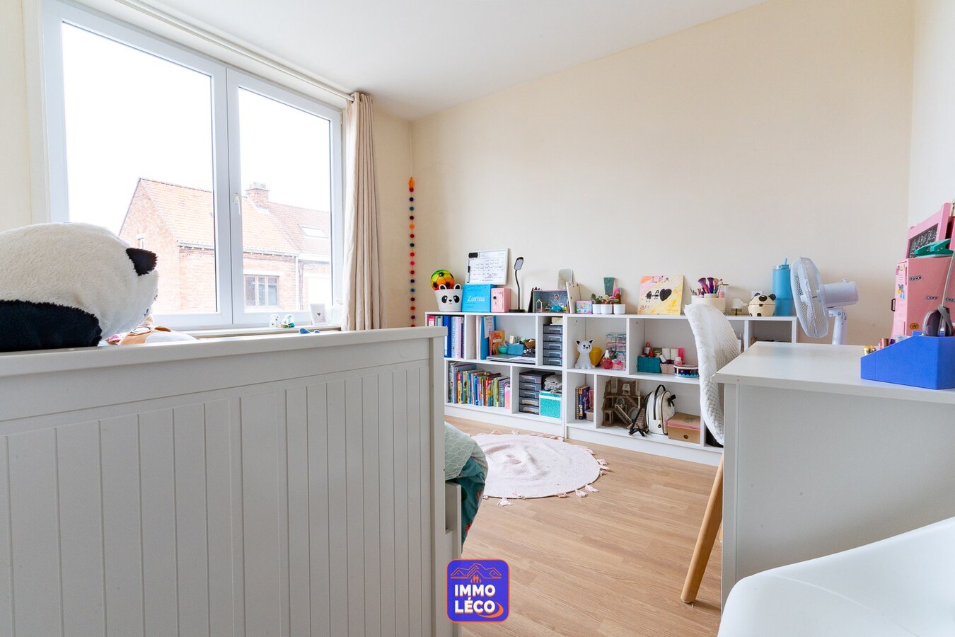 Maison d’habitation rénovée avec 3 chambres et grande terrasse. 