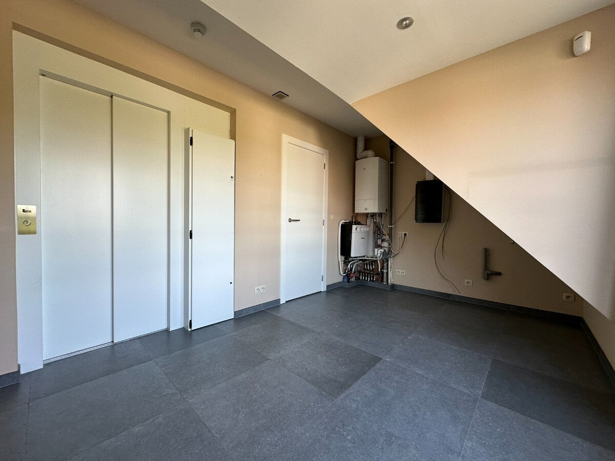 Prachtig, ruim duplex-appartement 115 m² met ruim terras in centrum Sint-Antonius 
