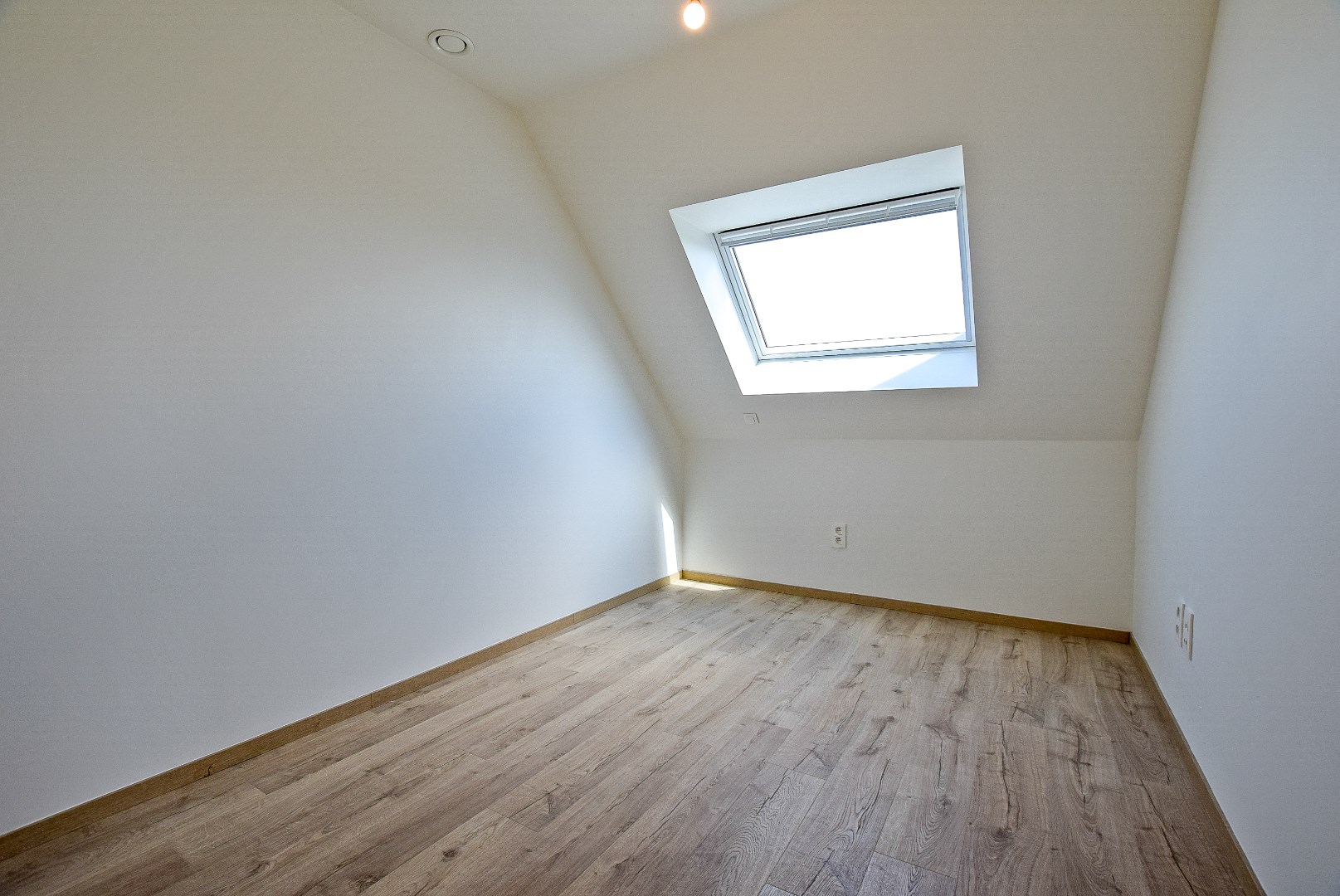 Moderne halfopen bebouwing met 3 slaapkamers. 