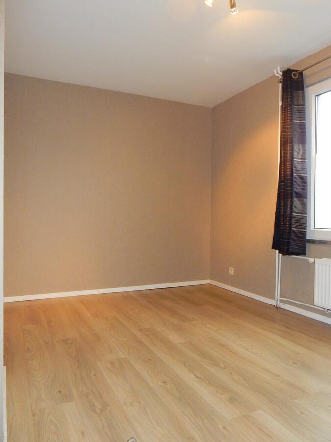 Half-open gerenoveerde woning te Jabbeke 