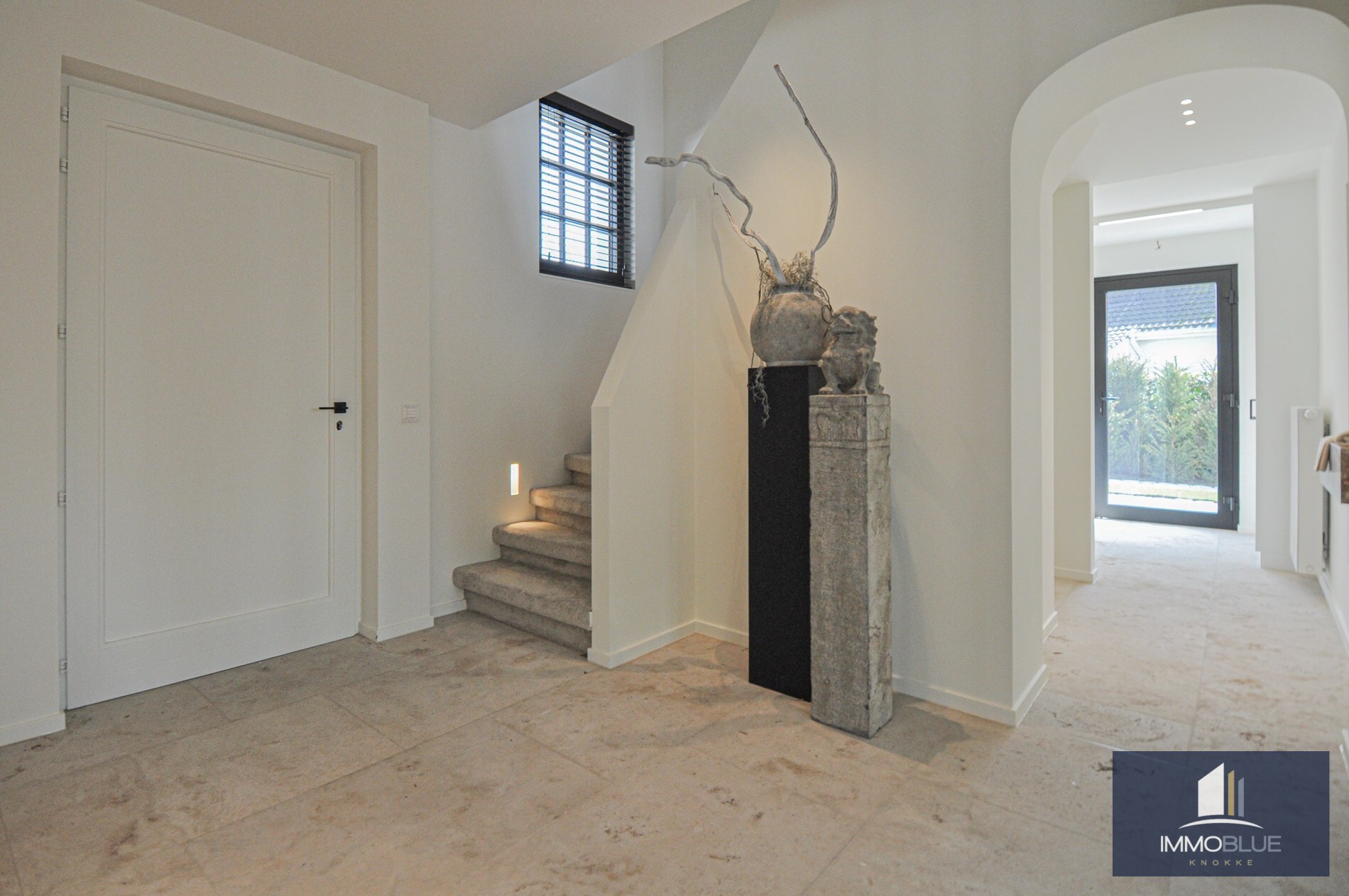 Villa entièrement rénovée située au calme en bordure de la Zoute. 