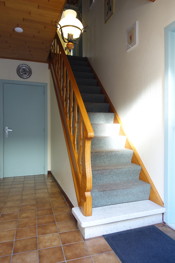 Half-open woning met 4 slaapkamers op unieke ligging 