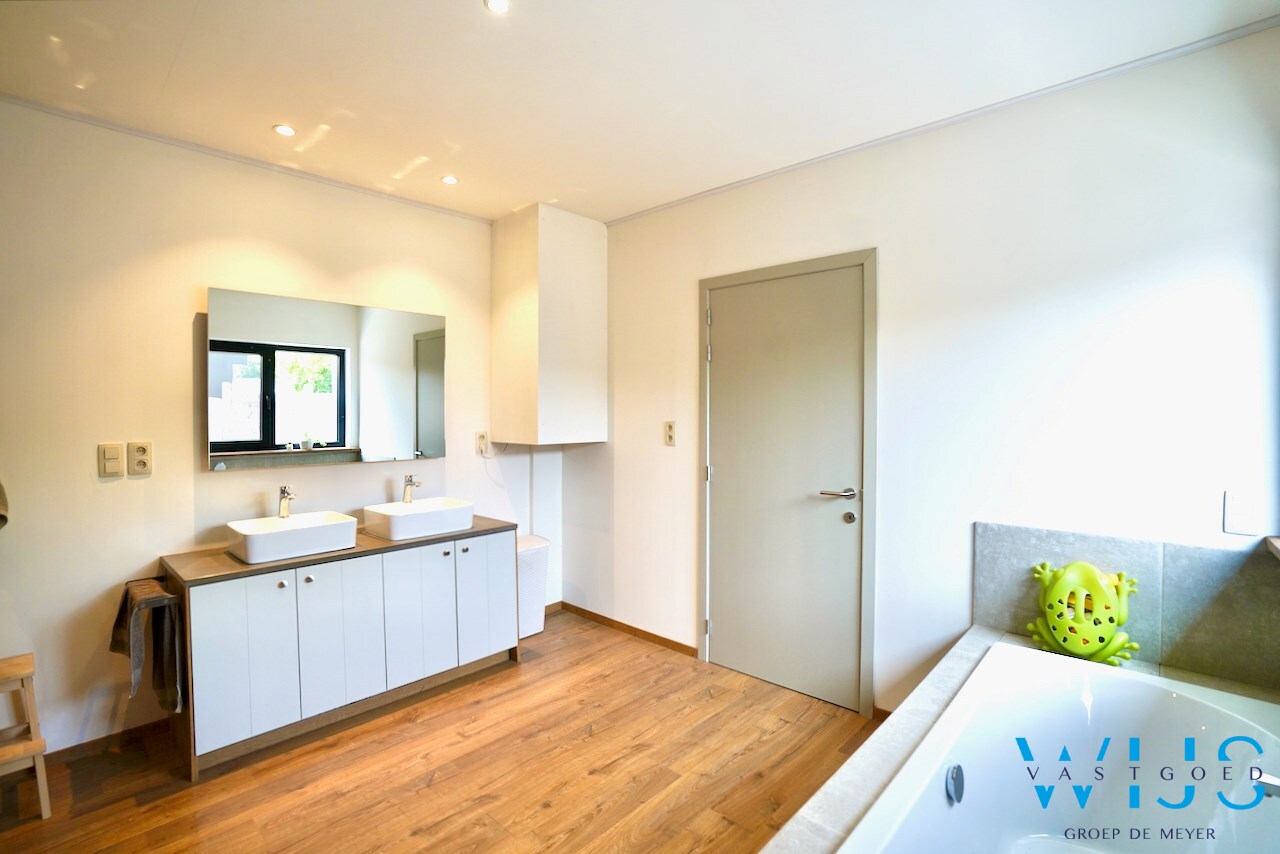 Instapklare woning op 4.152m² te Doornzele ! 