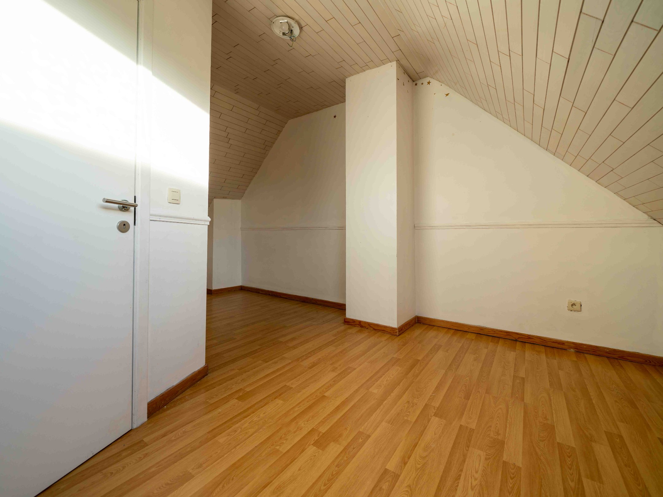 Woning met 2 kamers en veel potentieel op AAA-locatie 