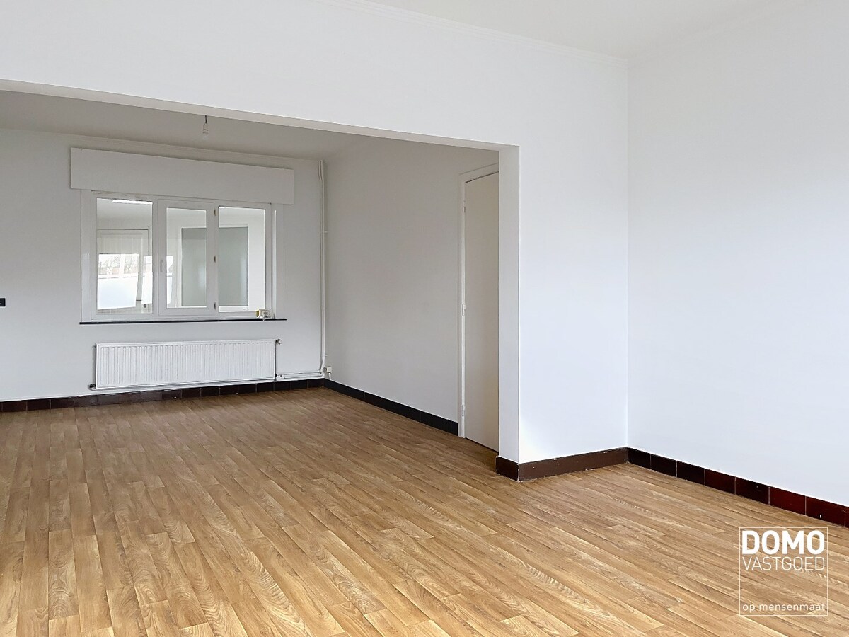 Half open bebouwing gelegen te Beringen - 3 slaapkamers -  203m² 