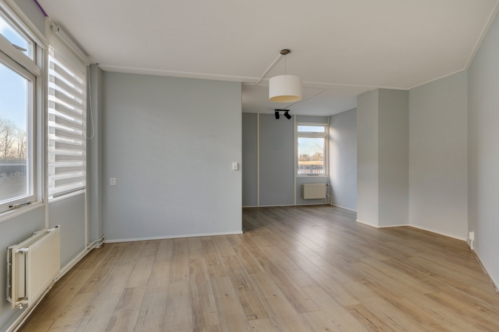 Royale hoek-eengezinswoning met 155 m² wooncomfort en 5 kamers, riante tuin en dakterras. 