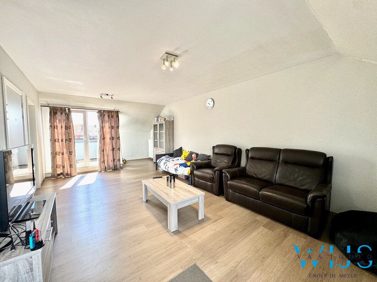 Gezellig dakappartement met 1 slaapkamer te Zelzate ! 