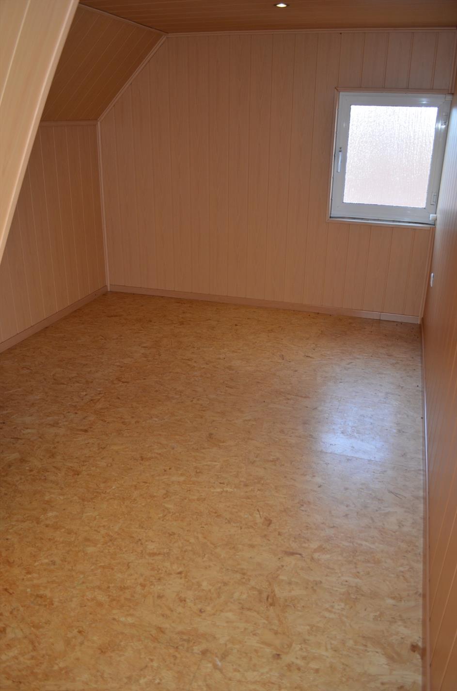 Op te frissen woning op 540m² met 3 slpks, garage en tuin te Adegem 