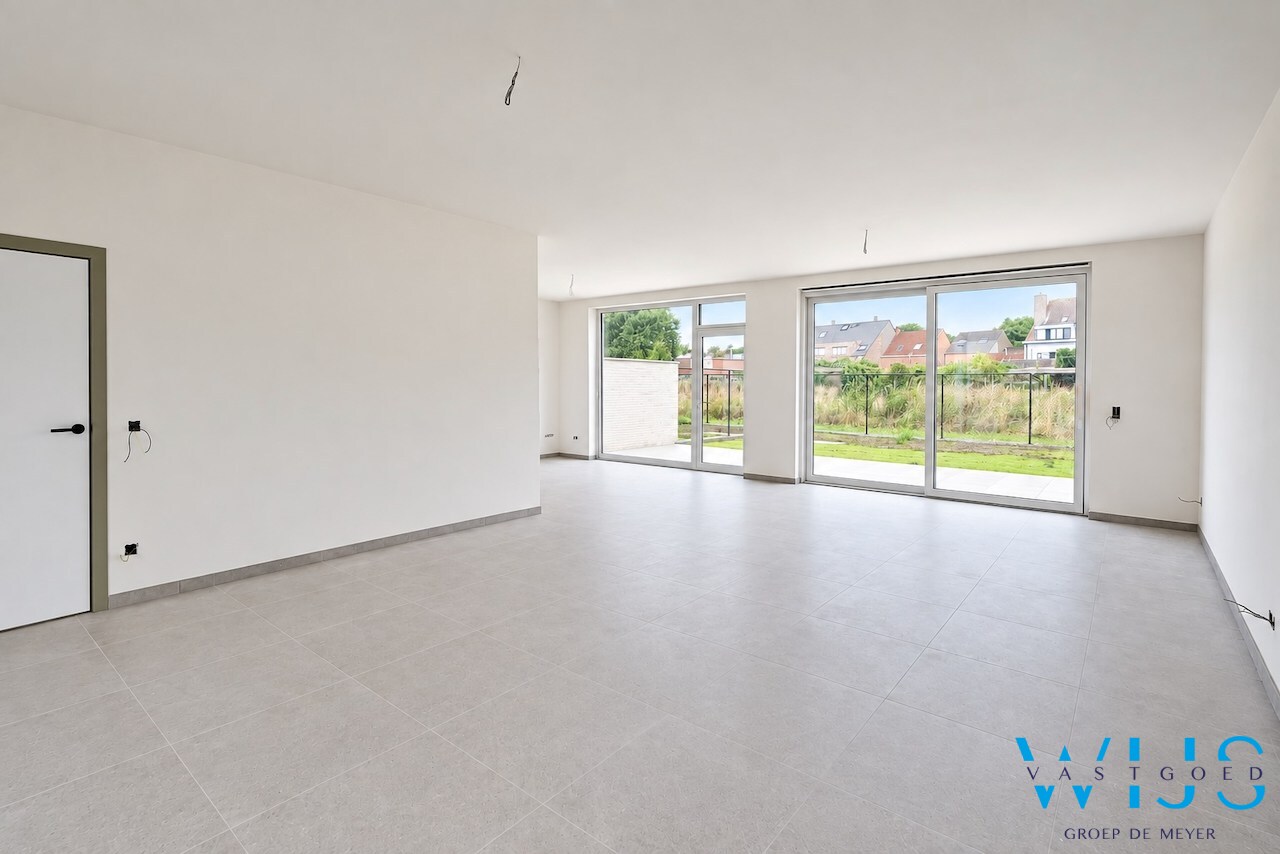 Nieuwbouw in aangename woonwijk te Oosteeklo ! 