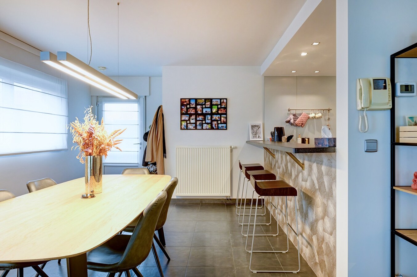 Ruim, centraal gelegen appartement met twee slaapkamers en staanplaats 