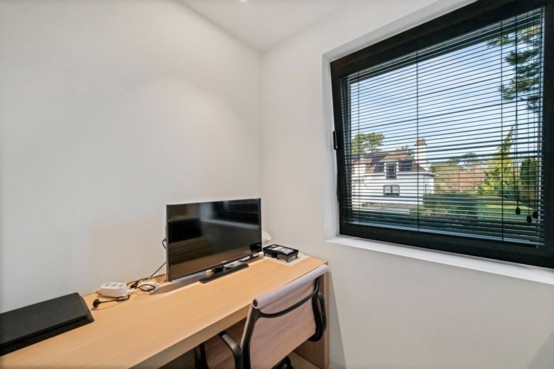 OPENDEURDAG Zaterdag 11/04  tussen 14u en 16u (Graaf Jansdijk 244) Prachtig vernieuwde koppelvilla rustig gelegen tussen Knokke centrum en Het Zoute met een perfecte Zuid-West oriëntatie. 