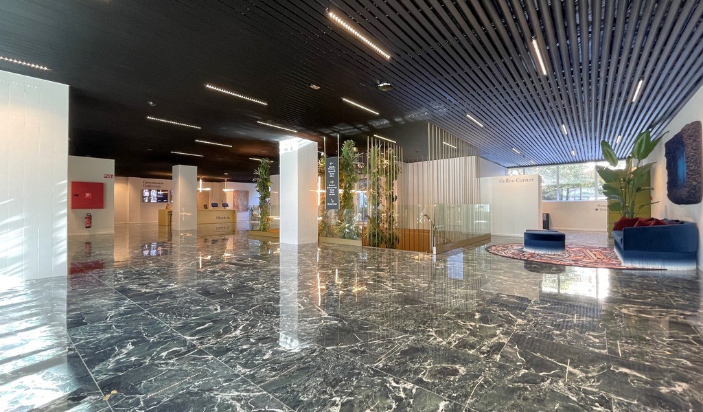 Full service kantoren in Humgy Singel te Berchem