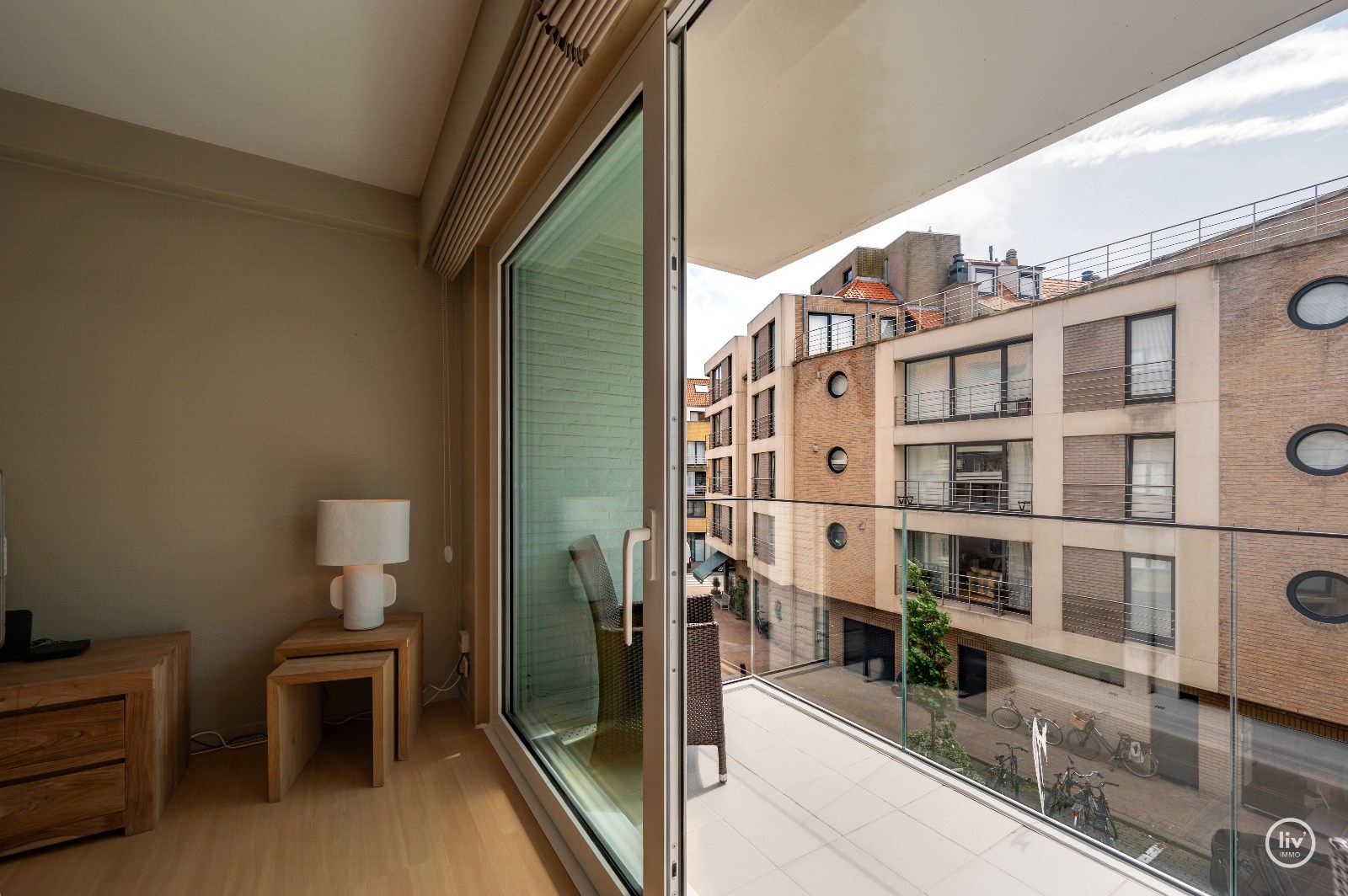 Appartement confortable d'une chambre avec terrasse ensoleillée situé dans un emplacement de premier choix près de l'avenue Dumortier. 
